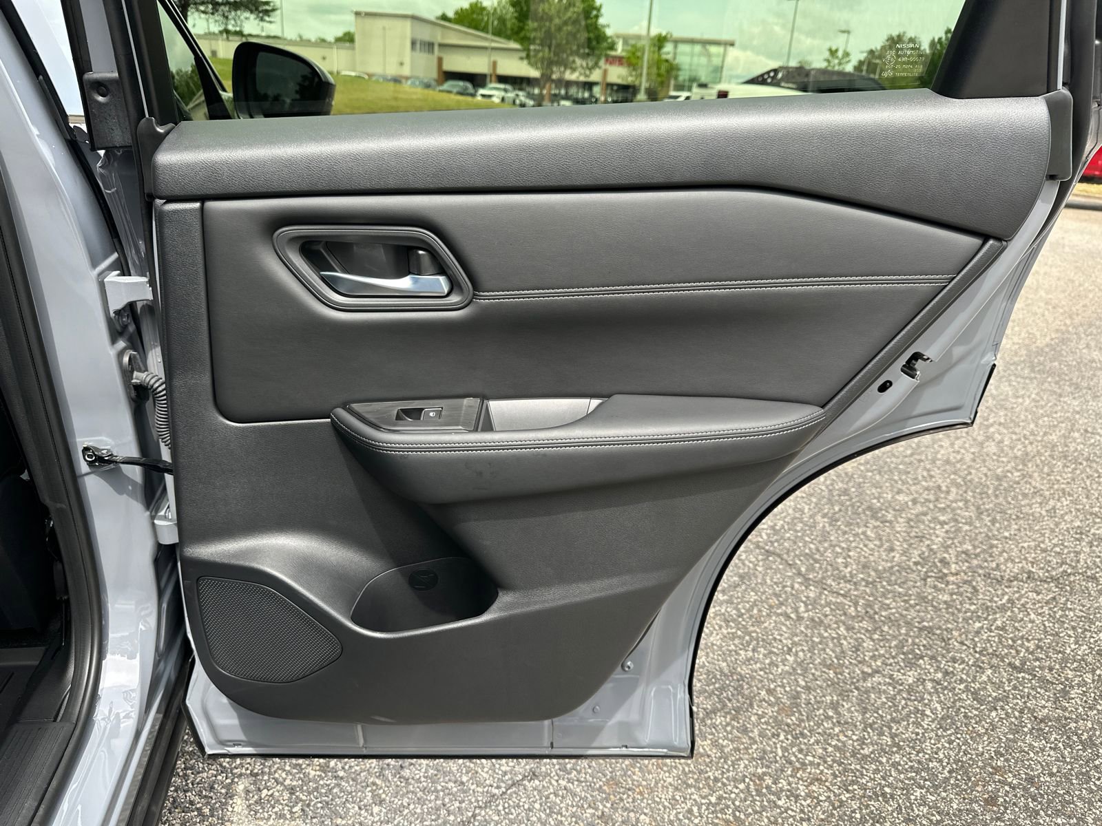 Certified 2024 Nissan Rogue SL FWD image 14