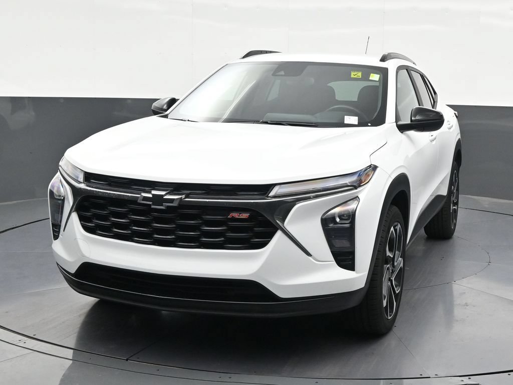 Used 2025 Chevrolet Trax RS w/ Driver Confidence Package FWD image 9