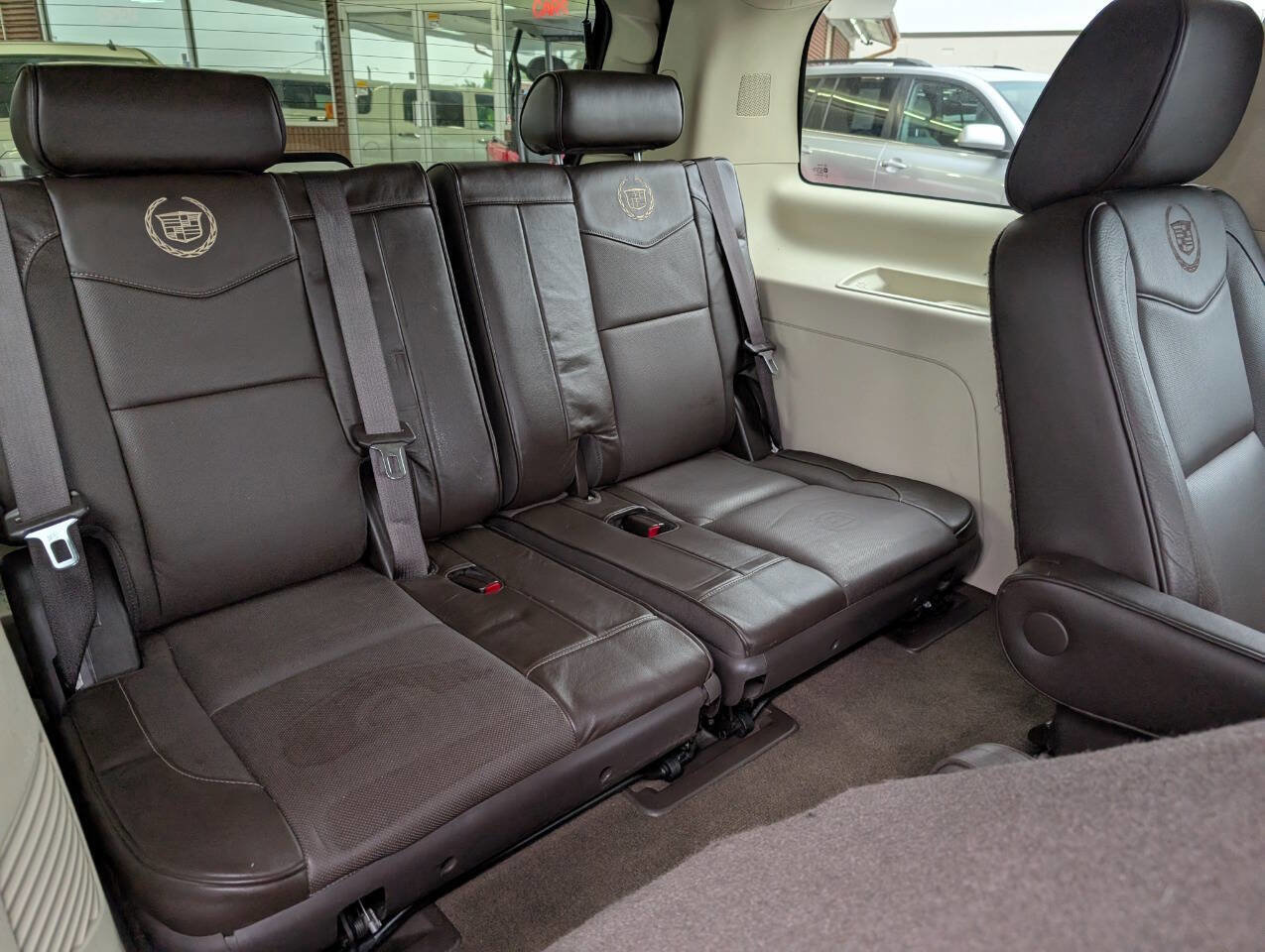 Used 2014 Cadillac Escalade Platinum image 16