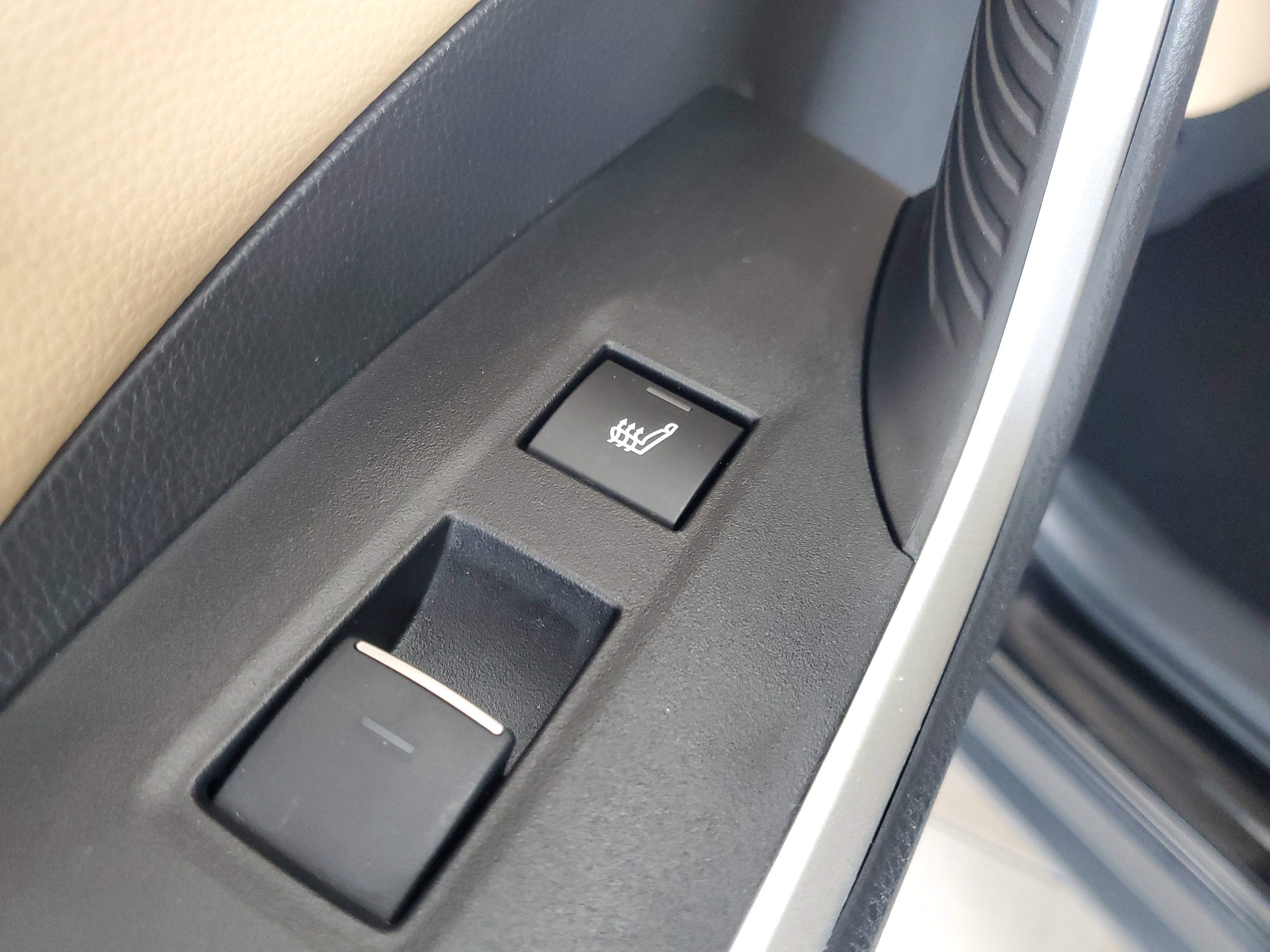 Used 2024 Toyota RAV4 Limited w/ Advanced Technology Package FWD image 11