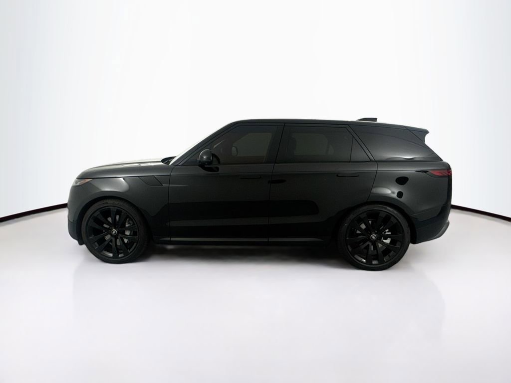 Used 2025 Land Rover Range Rover Sport SE image 8