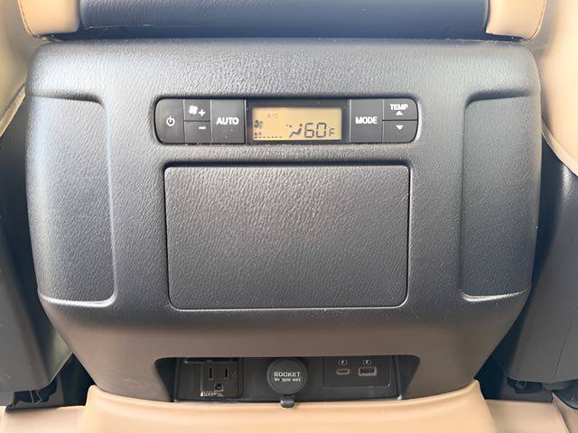 Used 2022 Nissan Armada SL AWD/4WD image 33