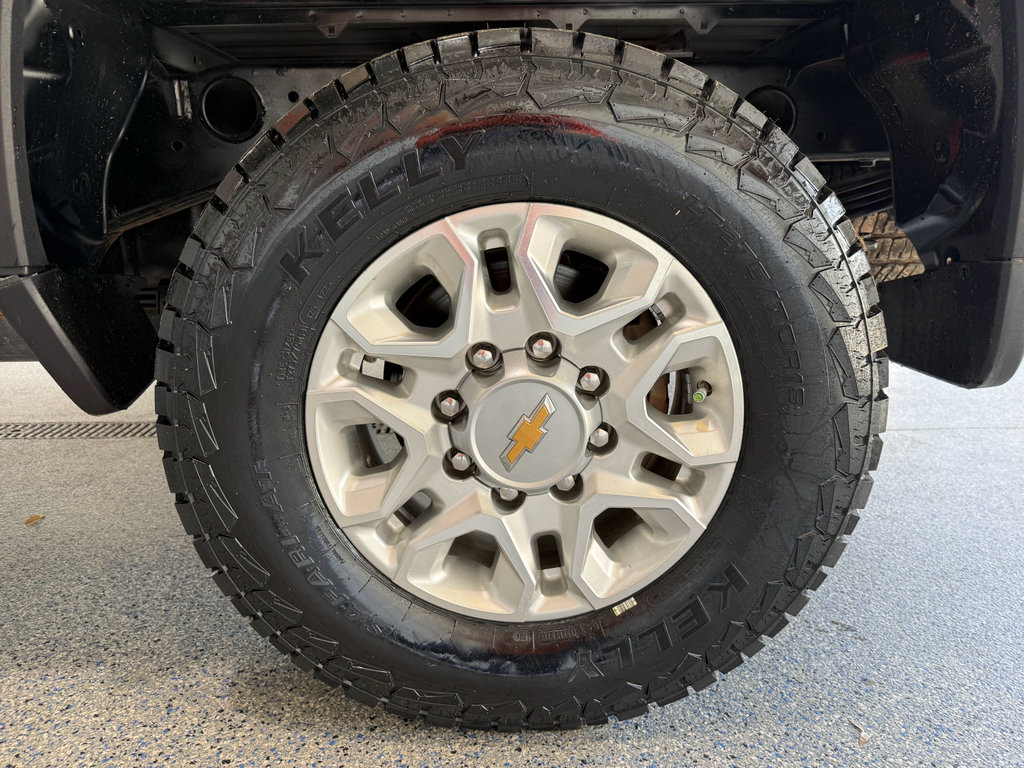 Used 2023 Chevrolet Silverado 2500 LT AWD/4WD image 31