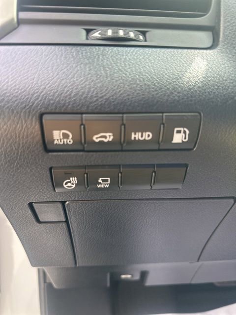 Used 2022 Lexus RX 450hL Luxury w/ Cold Area Package (CT) image 20