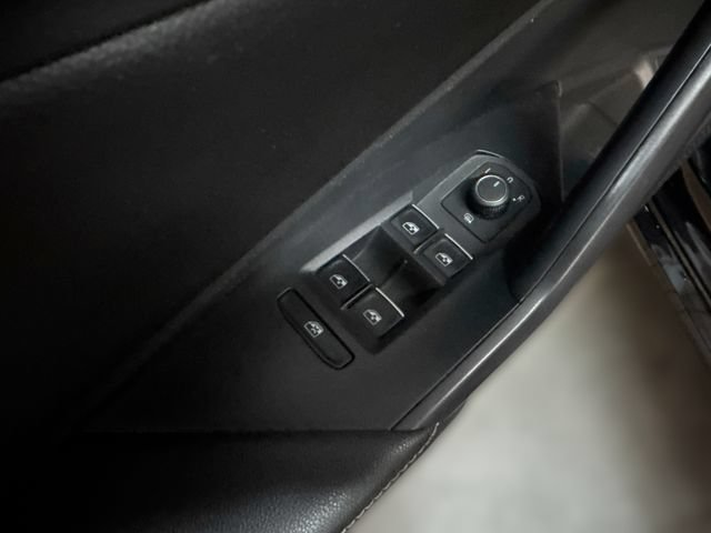 Certified 2023 Volkswagen Jetta SE FWD image 16