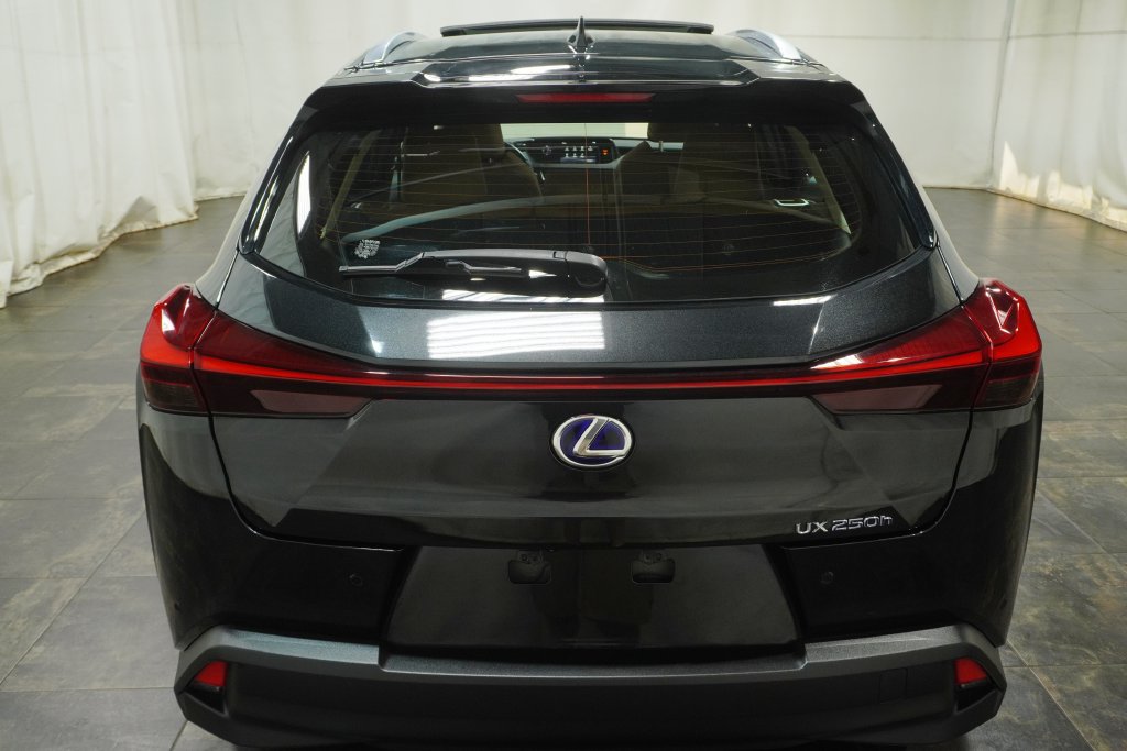 Used 2022 Lexus UX 250h w/ Premium Package AWD/4WD image 5