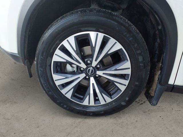 Used 2023 Nissan Rogue SV image 14