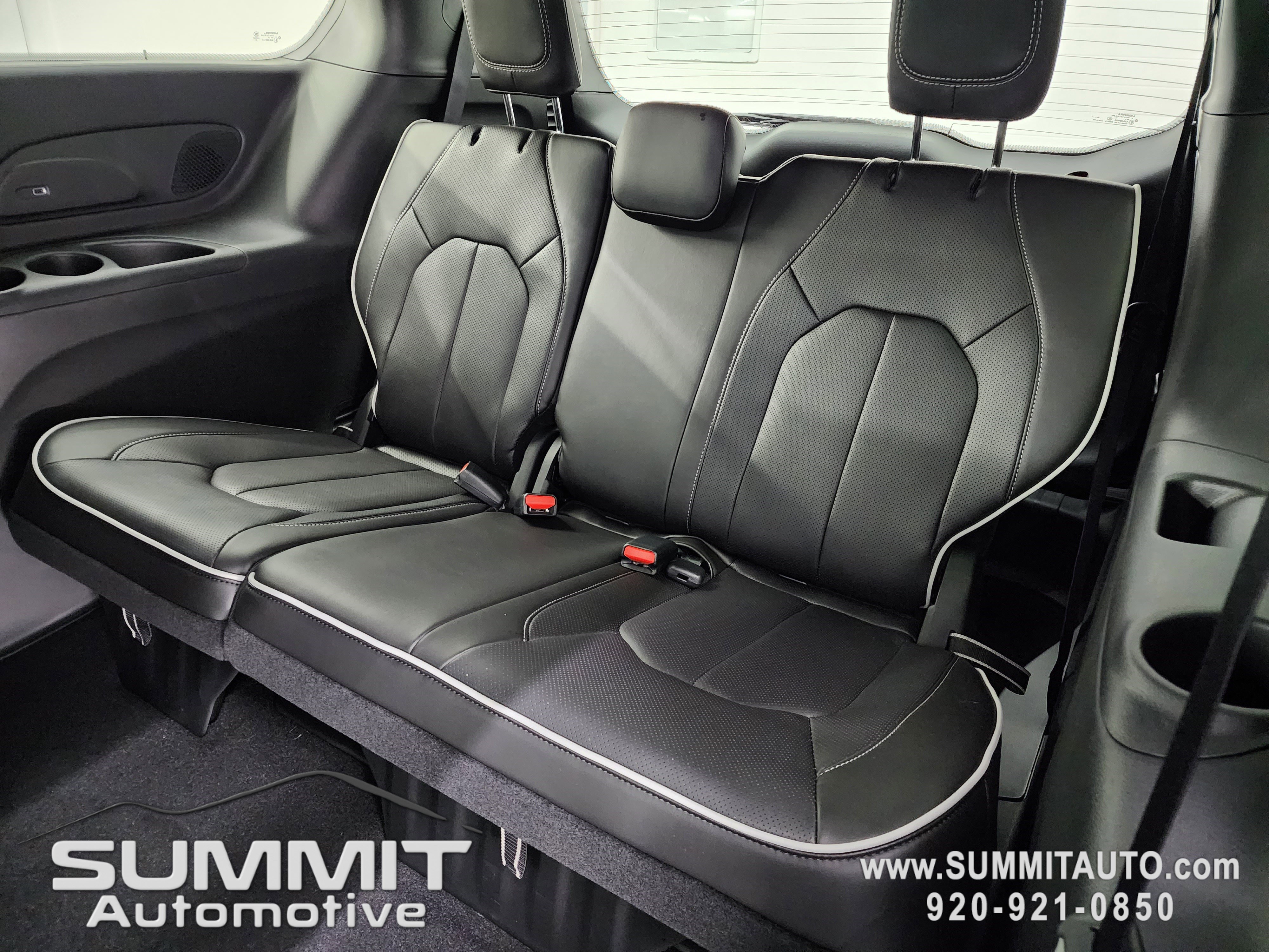 New 2026 Chrysler Pacifica Limited w/ S Appearance Package image 10