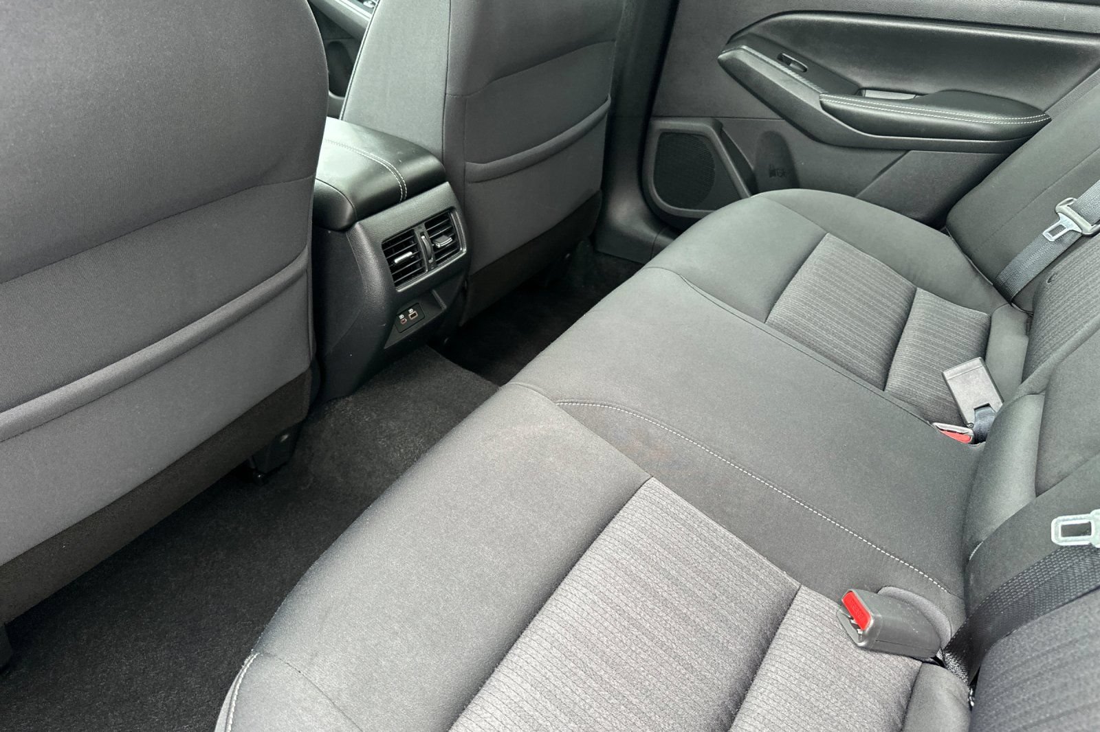 Used 2019 Nissan Altima 2.5 SV FWD image 12