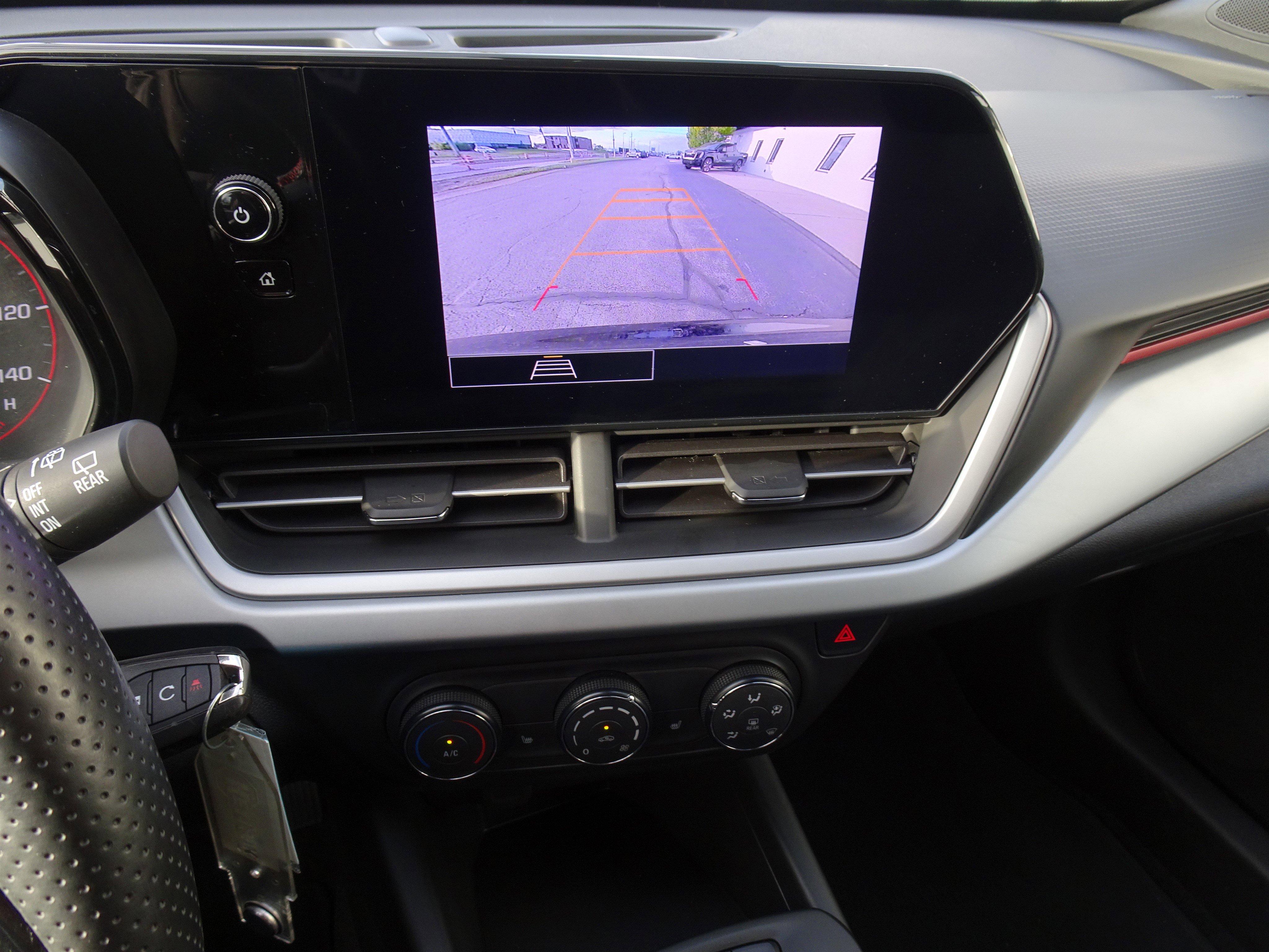 Used 2025 Chevrolet Trax RS image 18