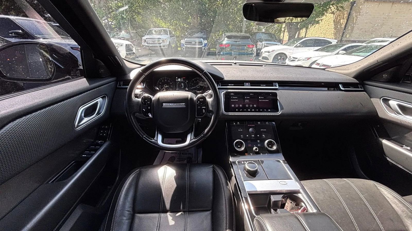 Used 2020 Land Rover Range Rover Velar S image 11