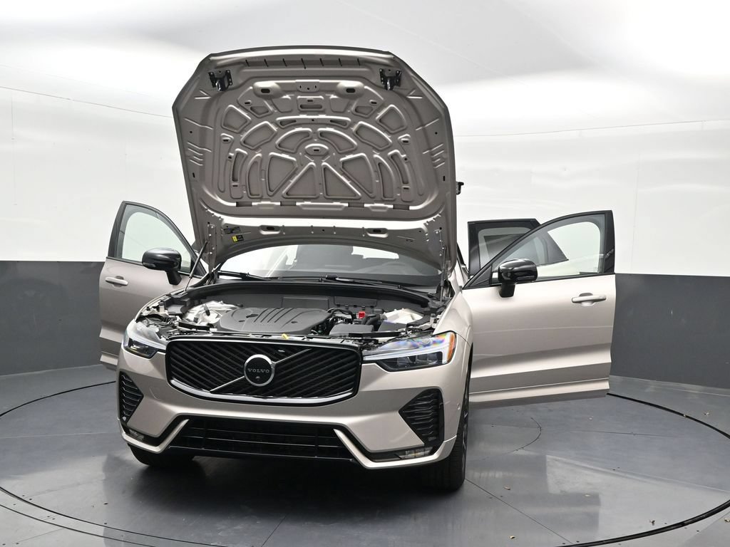 New 2026 Volvo XC60 B5 Plus AWD/4WD image 34