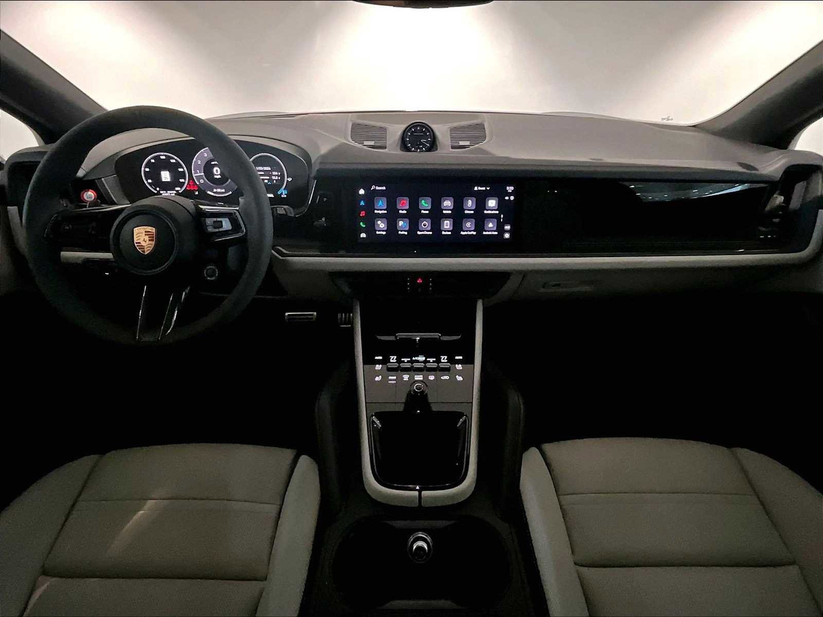 Used 2025 Porsche Cayenne GTS image 17