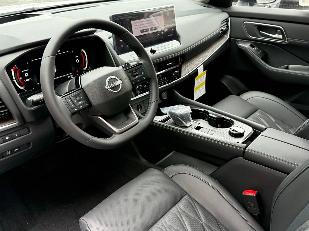 New 2026 Nissan Rogue Platinum image 7