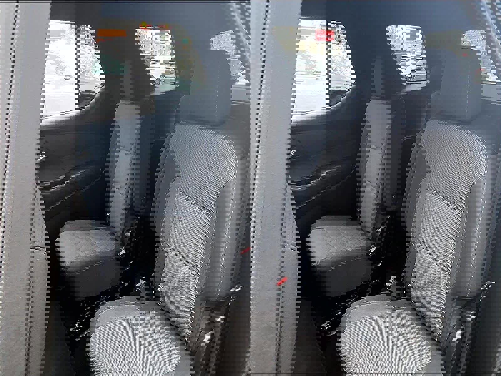 Used 2023 Chevrolet Traverse LT w/ Midnight/Sport Edition image 14