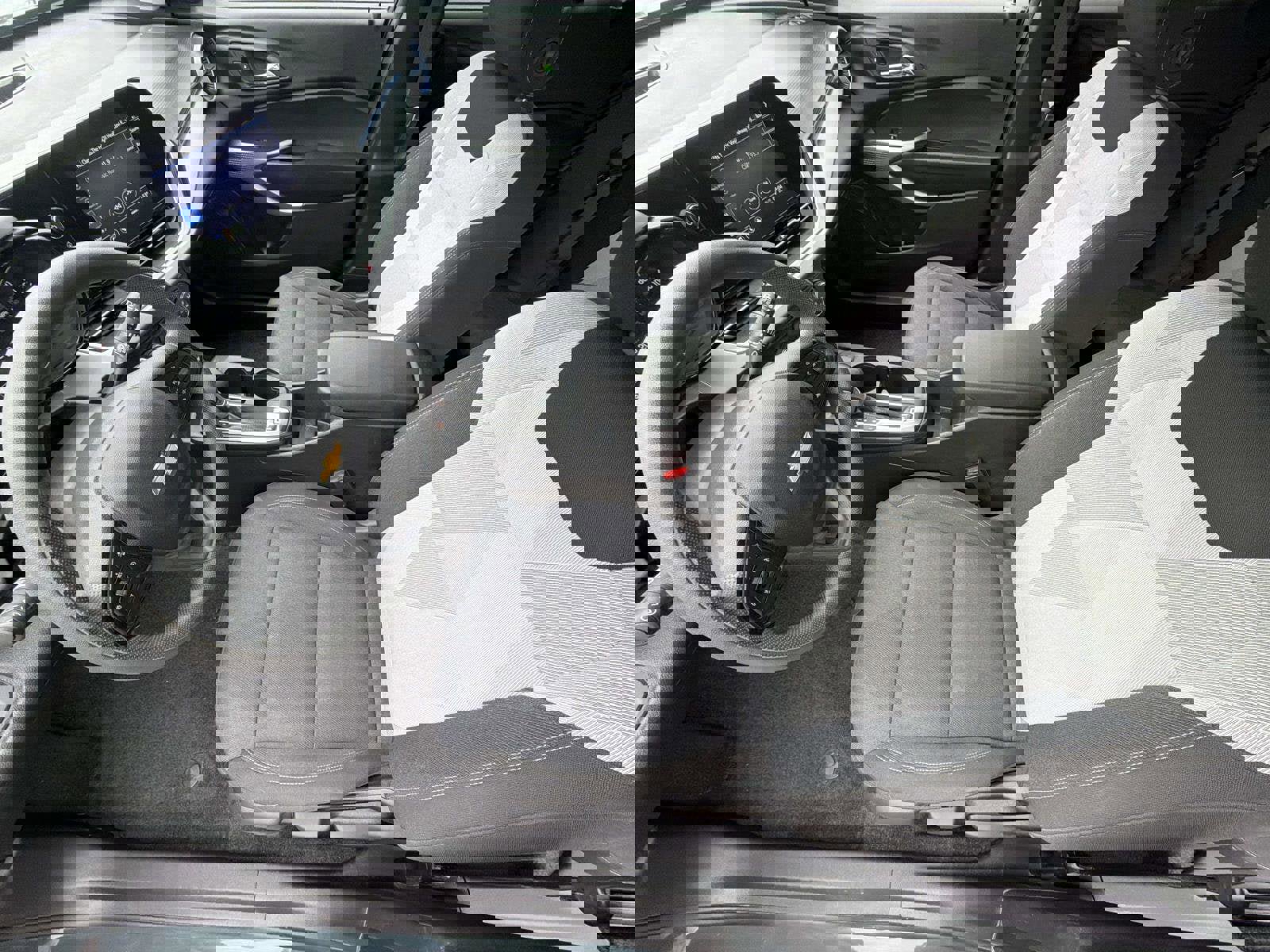 Certified 2025 Chevrolet Trax LS w/ LS Convenience Package image 3