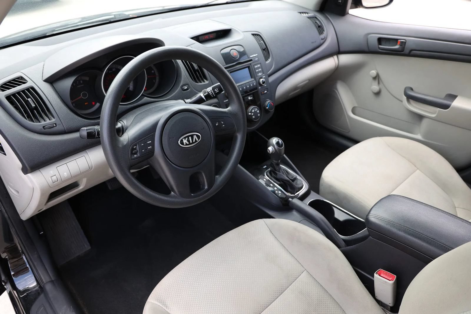 Used 2012 Kia Forte LX FWD image 17