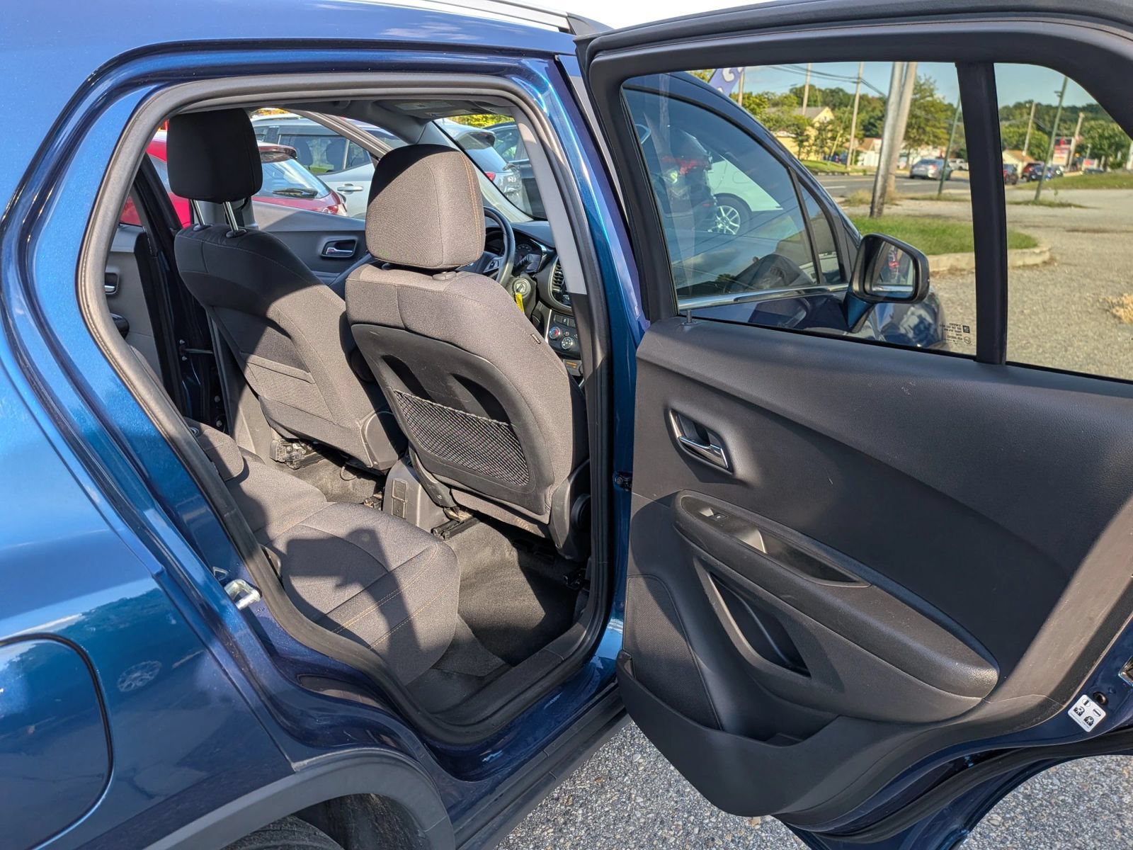 Used 2020 Chevrolet Trax LT FWD image 31