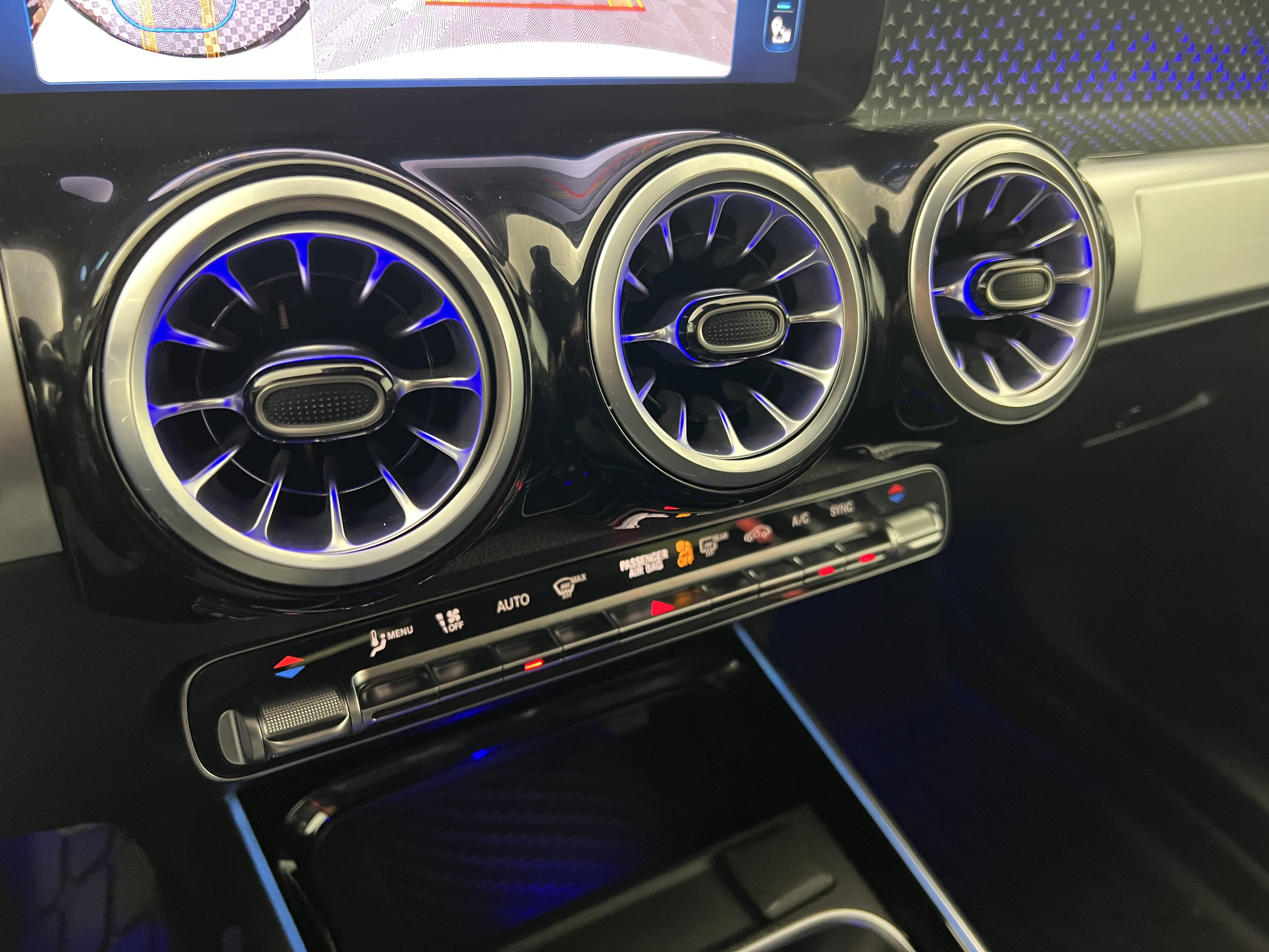 Certified 2024 Mercedes-Benz GLB 35 AMG 4MATIC image 32