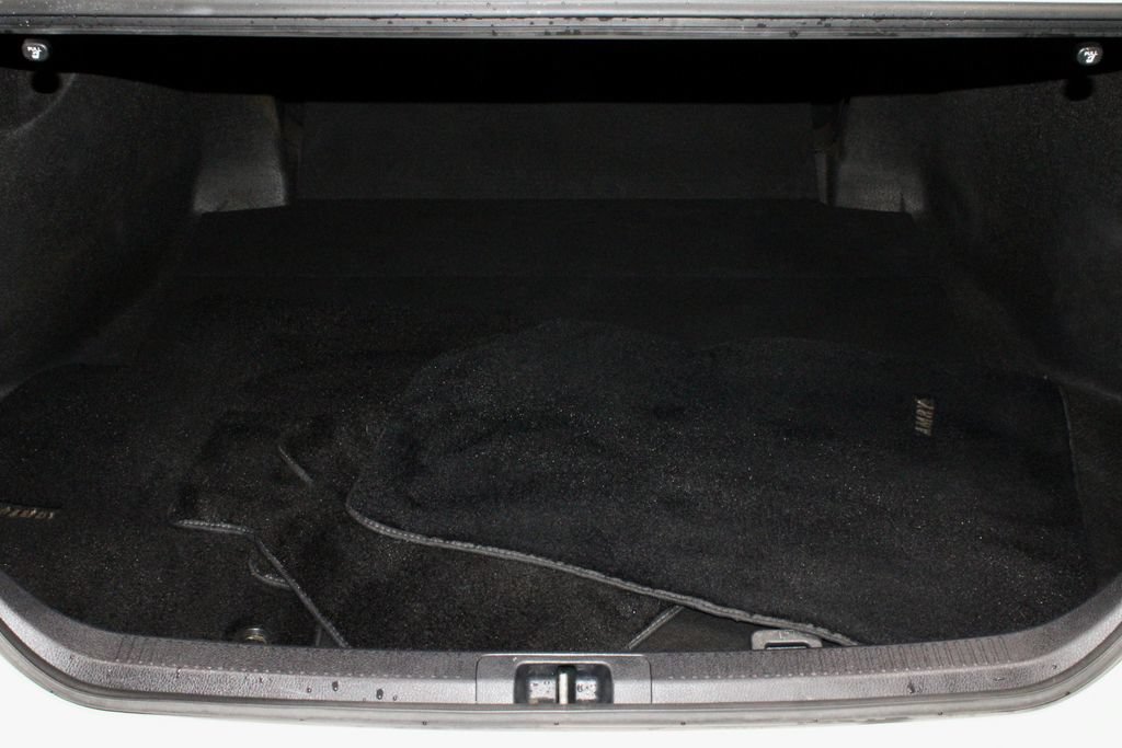 Used 2020 Toyota Camry XSE FWD image 13