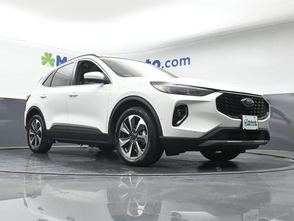 Used 2023 Ford Escape Platinum w/ Premium Technology Package image 28