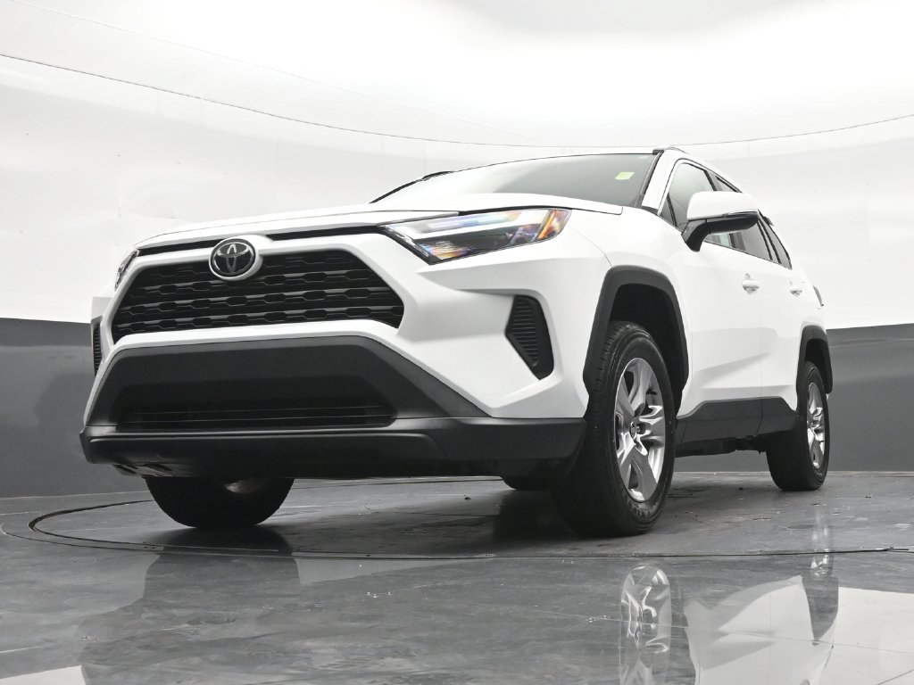 Used 2022 Toyota RAV4 XLE w/ Convenience Package FWD image 33