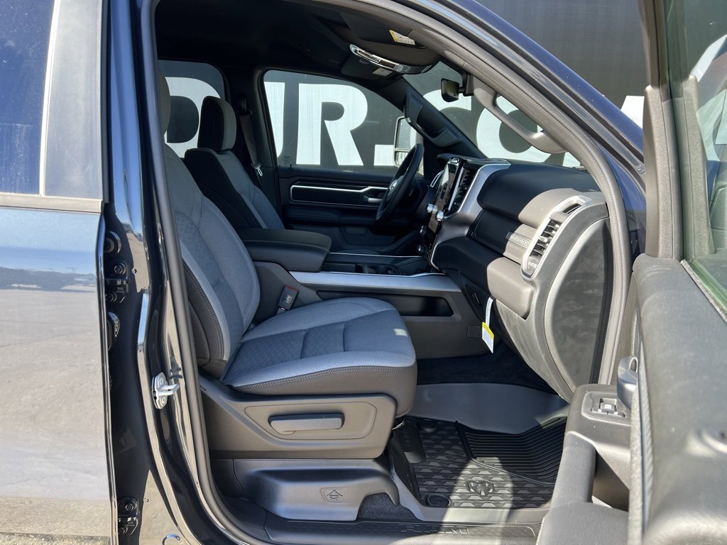 New 2026 RAM 1500 4x4 Crew Cab image 26