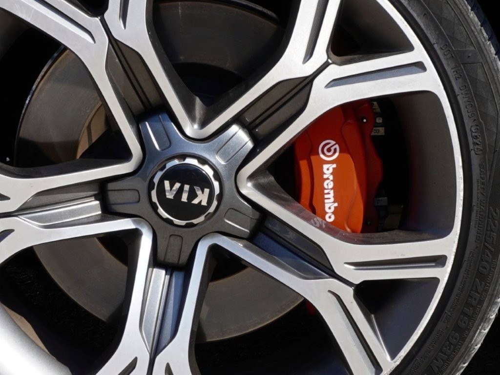 Used 2021 Kia Stinger GT2 image 21