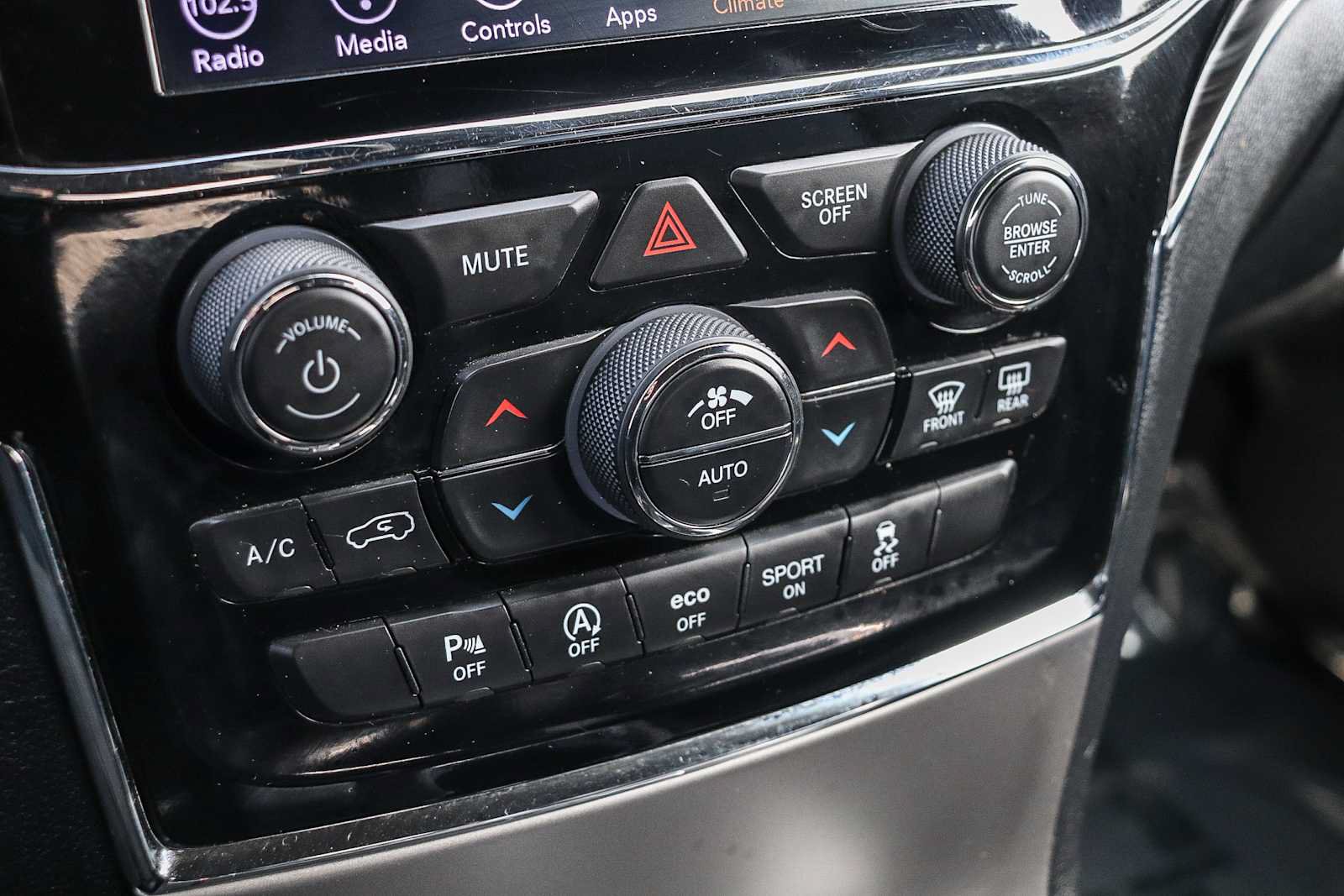 Used 2019 Jeep Grand Cherokee Limited RWD image 23