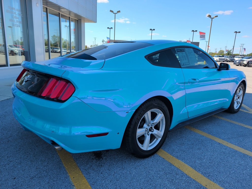 Used 2017 Ford Mustang Coupe RWD image 7