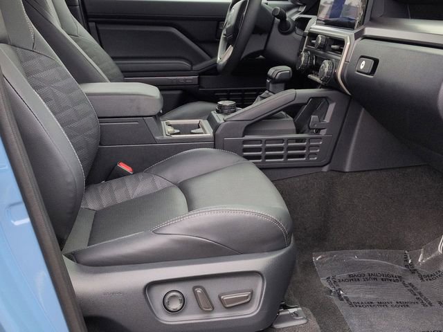 Certified 2025 Toyota 4Runner TRD Off-Road Premium AWD/4WD image 31