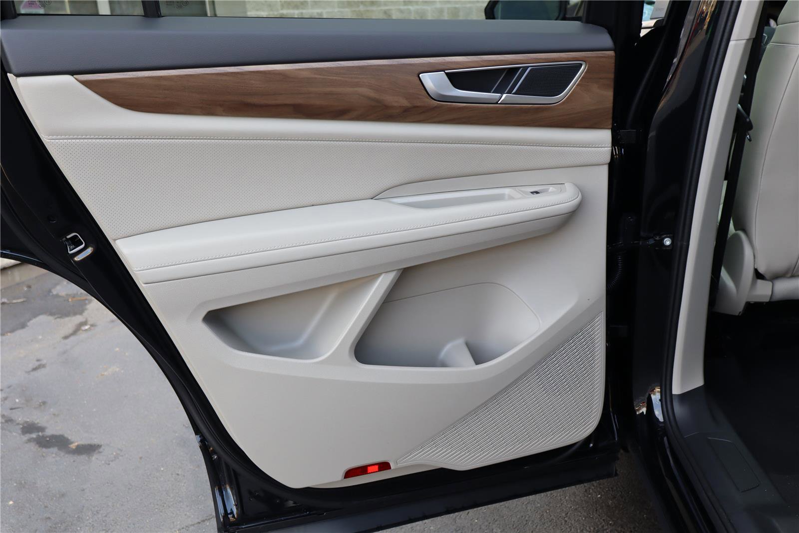 New 2026 Volkswagen Atlas SE image 23