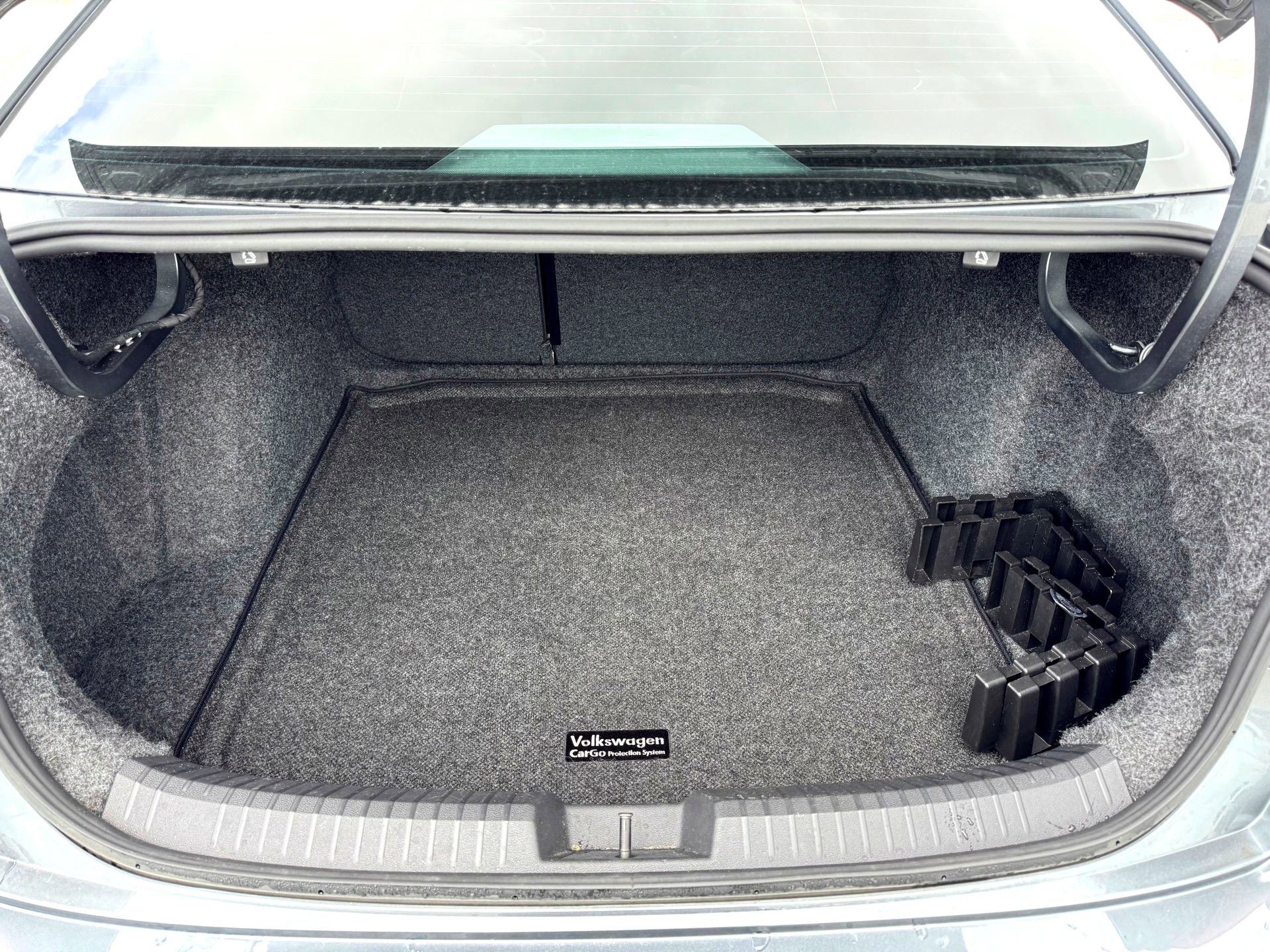 Used 2024 Volkswagen Jetta SEL FWD image 9