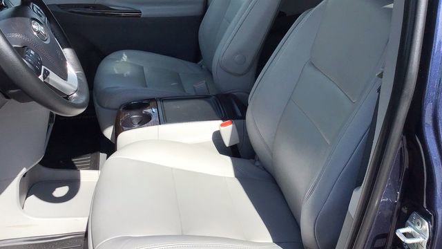 Used 2020 Toyota Sienna XLE image 21