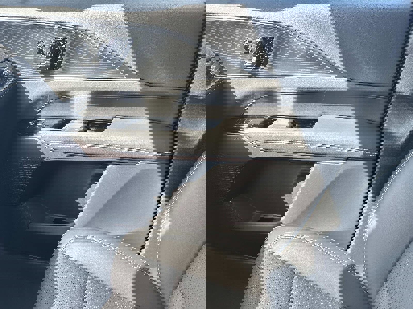 New 2026 Cadillac Lyriq Luxury image 25