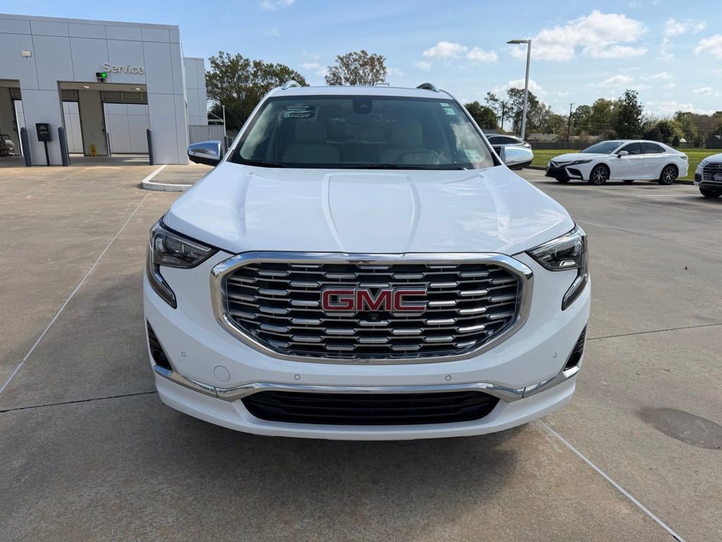 Used 2019 GMC Terrain Denali w/ Advanced Safety Package image 8