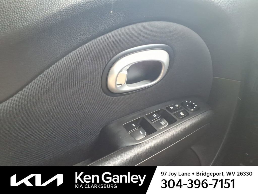 Used 2016 Kia Soul + w/ Designer's Package FWD image 15