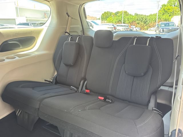 Used 2023 Chrysler Voyager LX FWD image 12