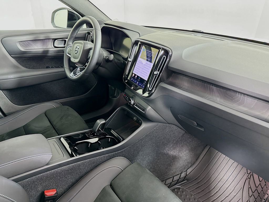 Used 2023 Volvo C40 P8 Recharge Plus AWD/4WD image 29