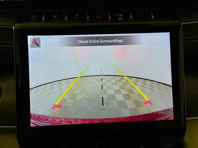 Used 2024 Jeep Grand Cherokee Limited image 14