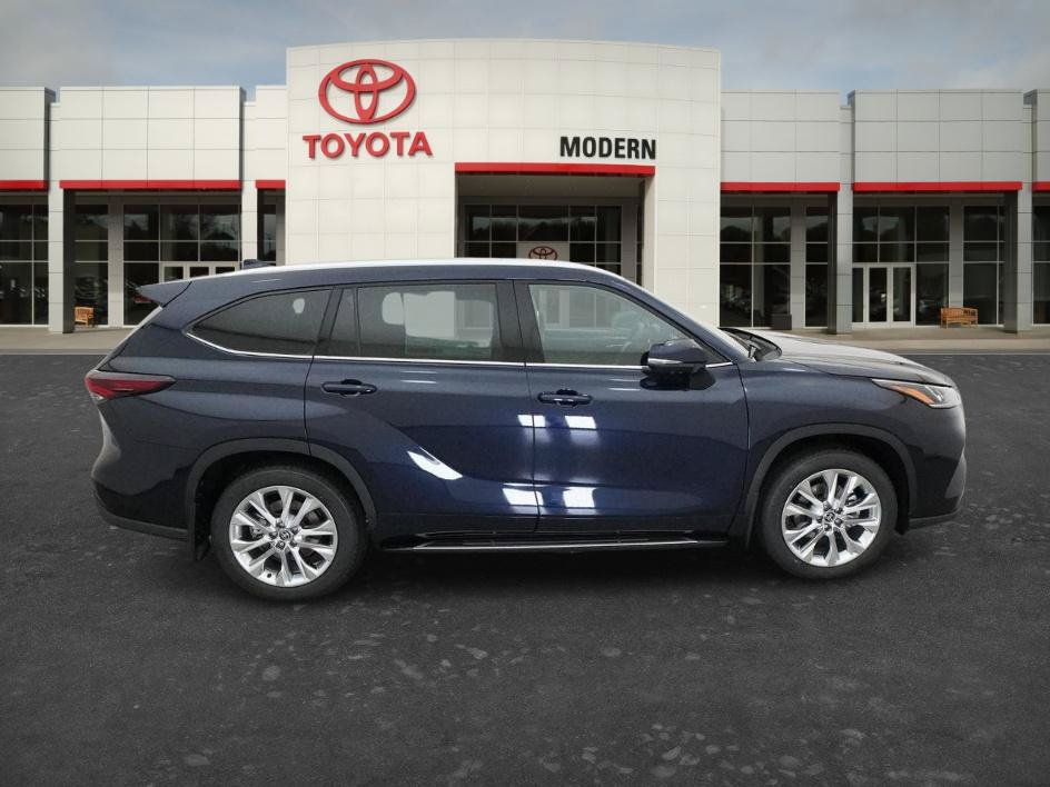New 2026 Toyota Highlander Limited AWD/4WD image 14