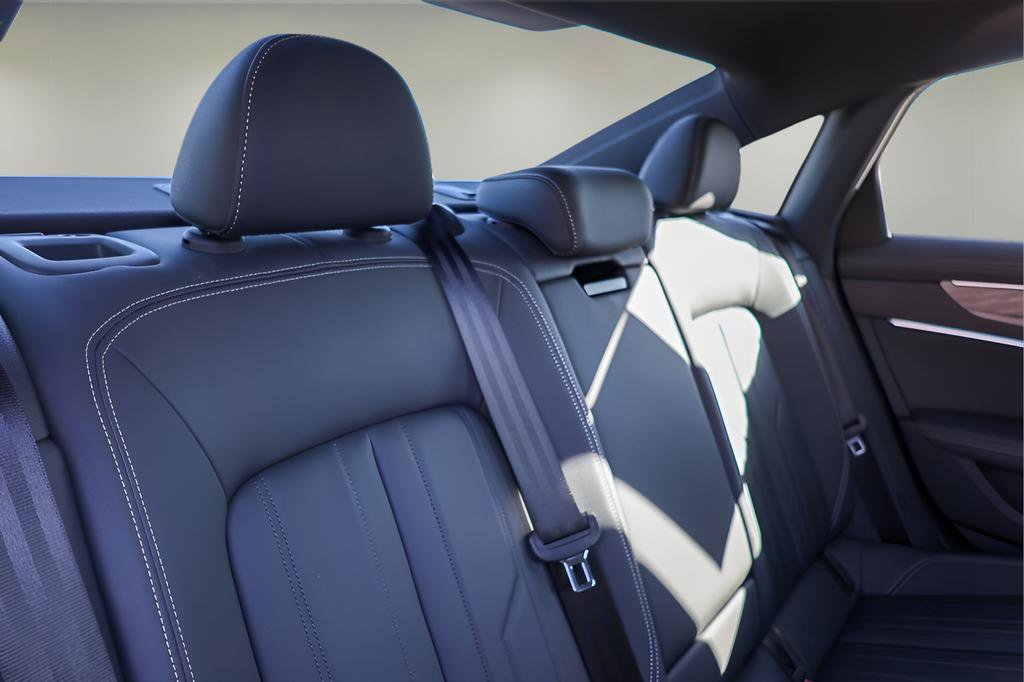 Used 2024 Audi A6 Premium Plus w/ Premium Plus Package image 28