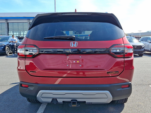 Certified 2025 Honda Pilot TrailSport image 5