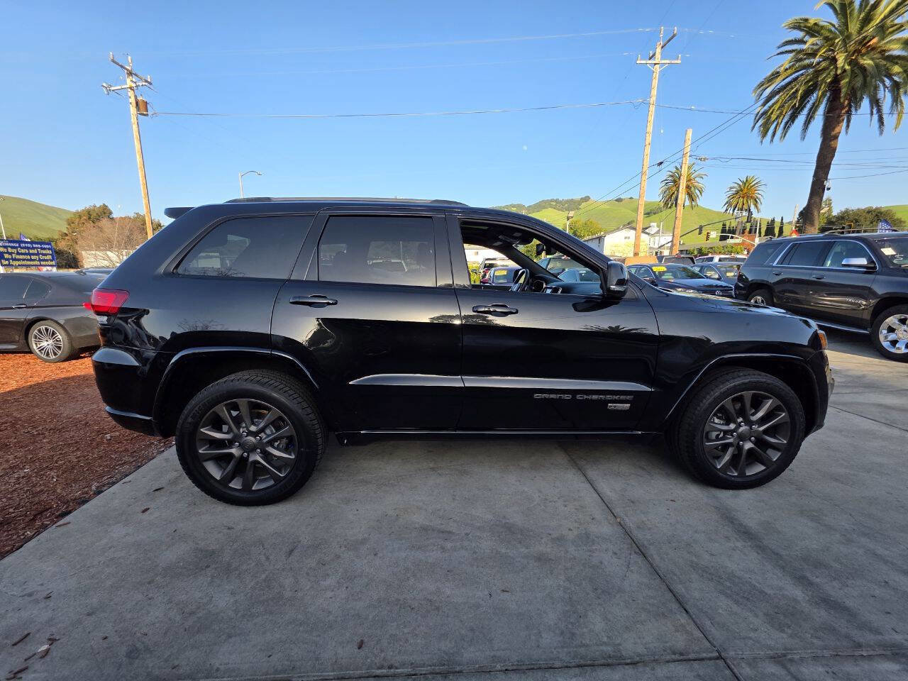 Used 2016 Jeep Grand Cherokee Limited 75th Anniversary image 4