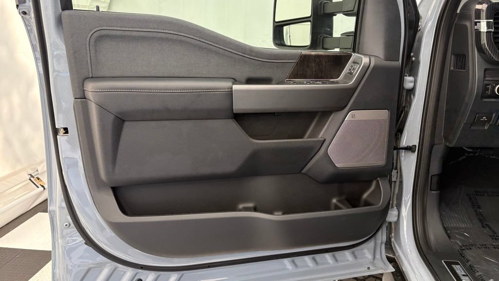 New 2026 Ford F250 Lariat w/ Black Appearance Package AWD/4WD image 15