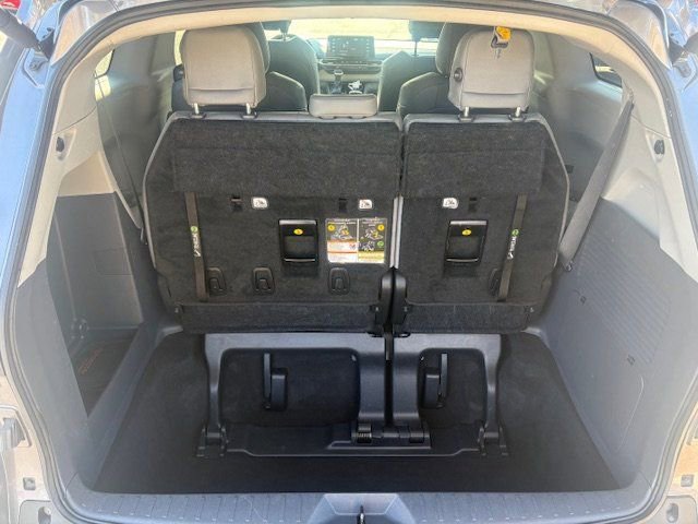 Used 2023 Toyota Sienna XLE image 19