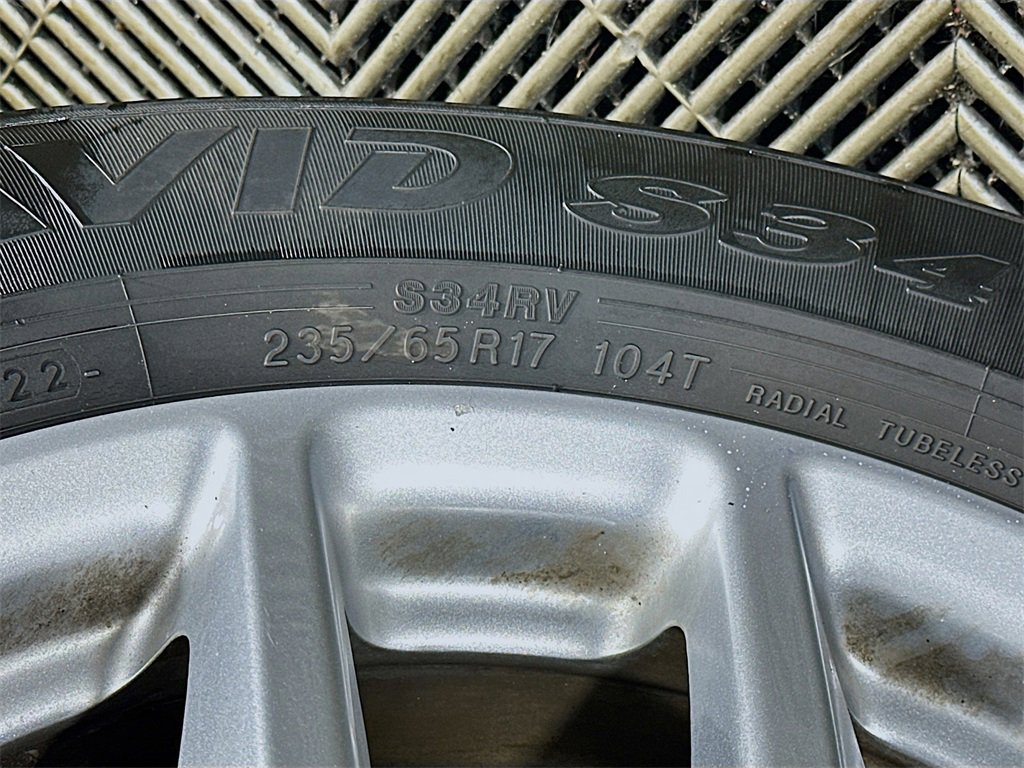 Used 2023 Chrysler Voyager LX image 34