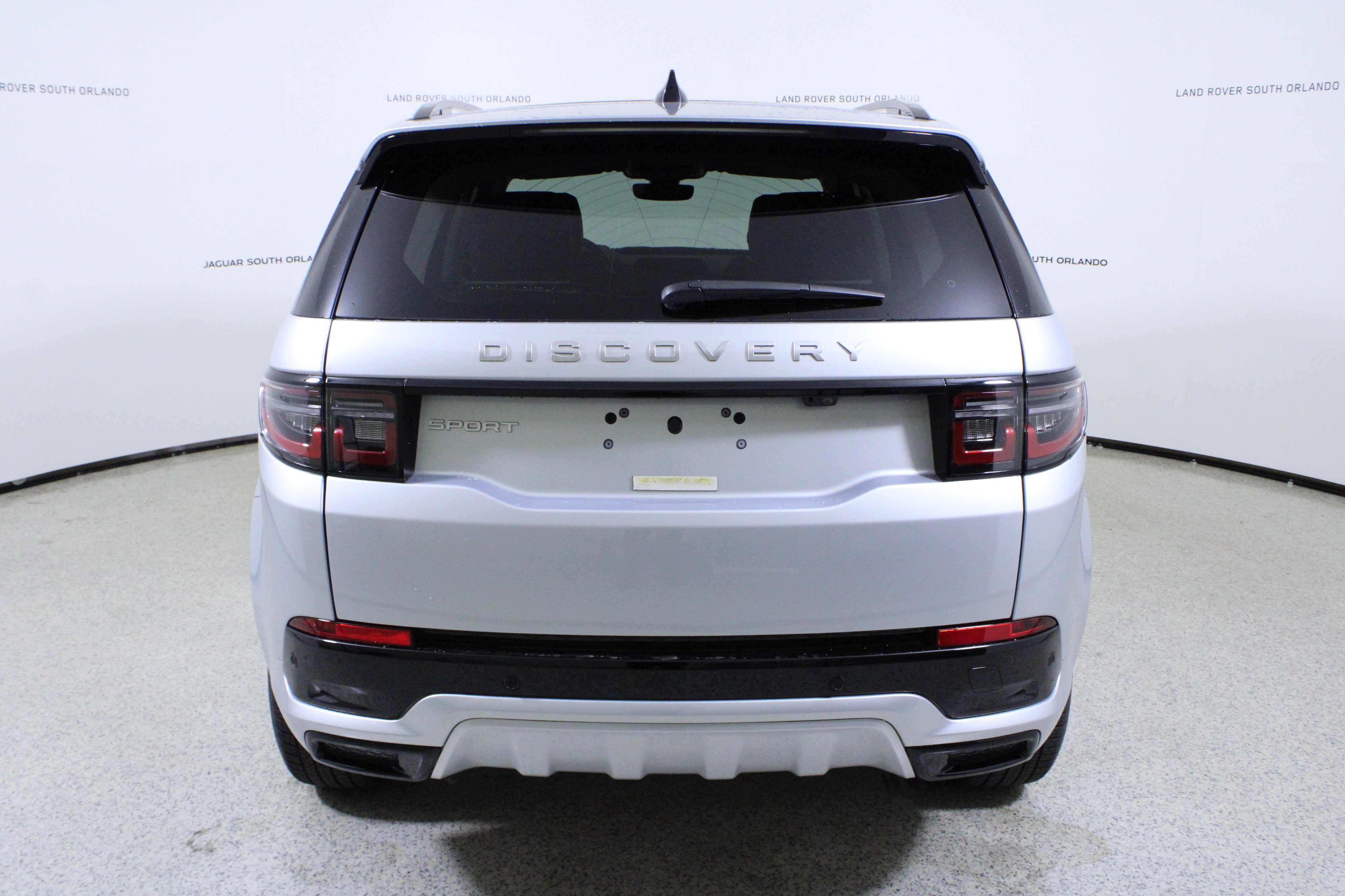 Used 2025 Land Rover Discovery Sport S image 6