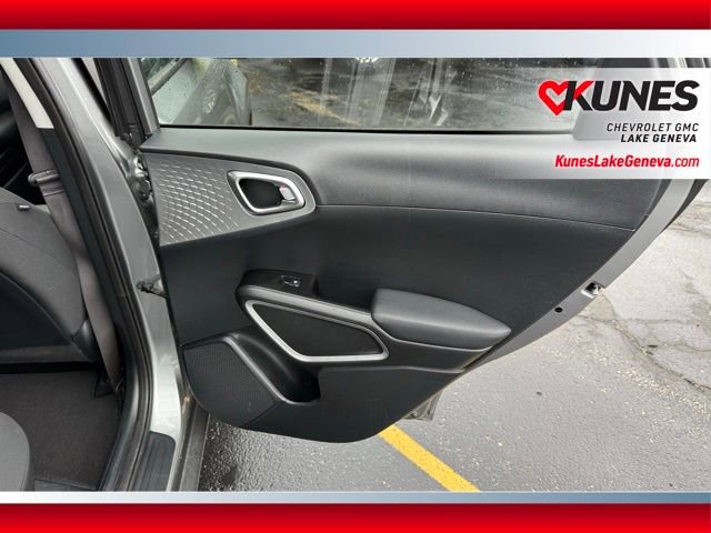 Used 2024 Kia Soul LX w/ Option Group 015 FWD image 17