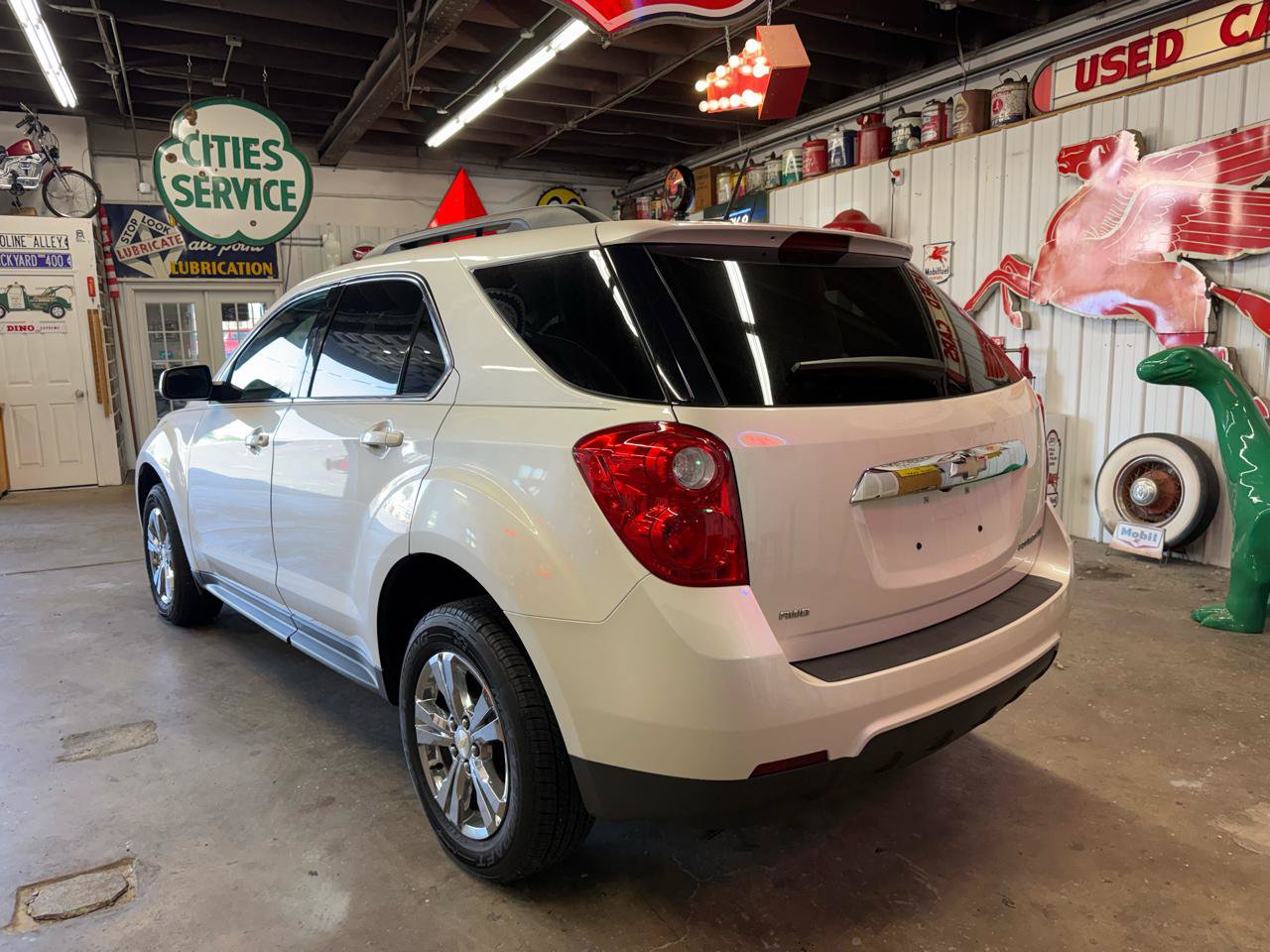 Used 2015 Chevrolet Equinox LT w/ Driver Convenience Package AWD/4WD image 3